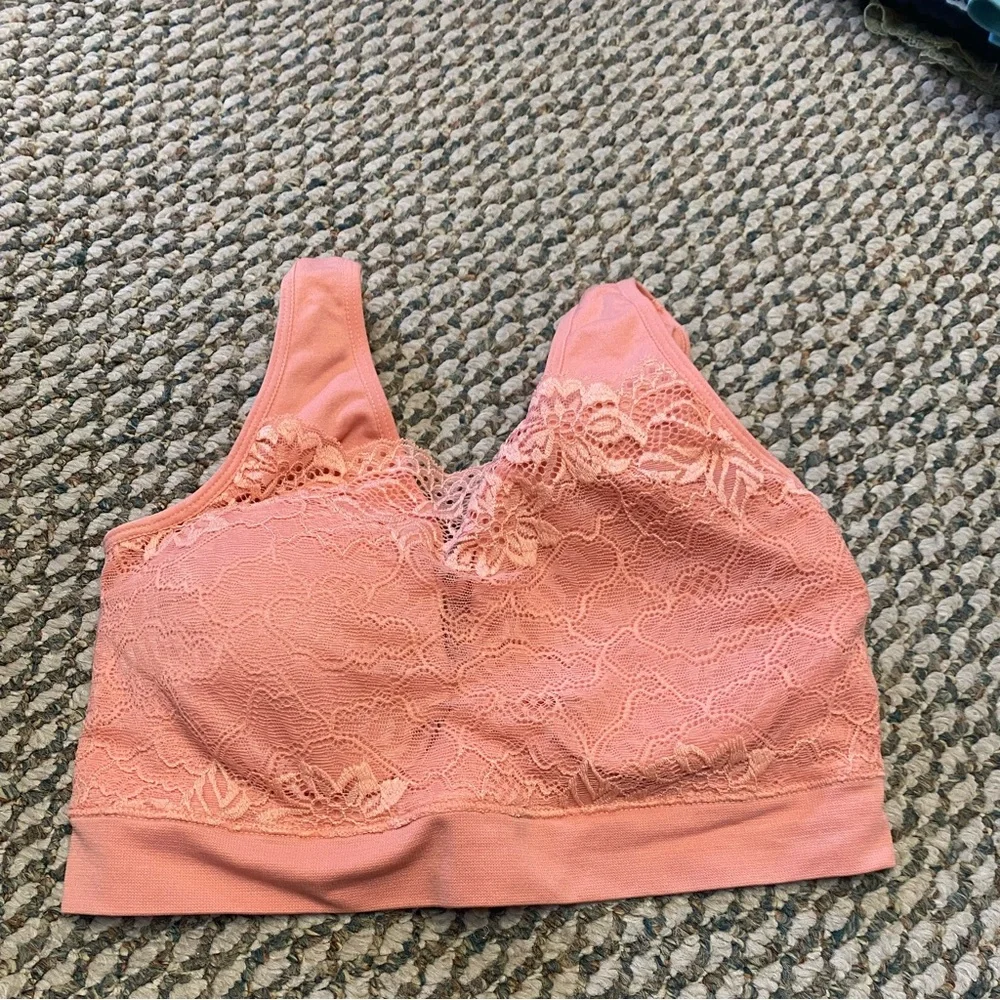 Rhonda Shear coral Lace Bralette - Picture 2 of 5